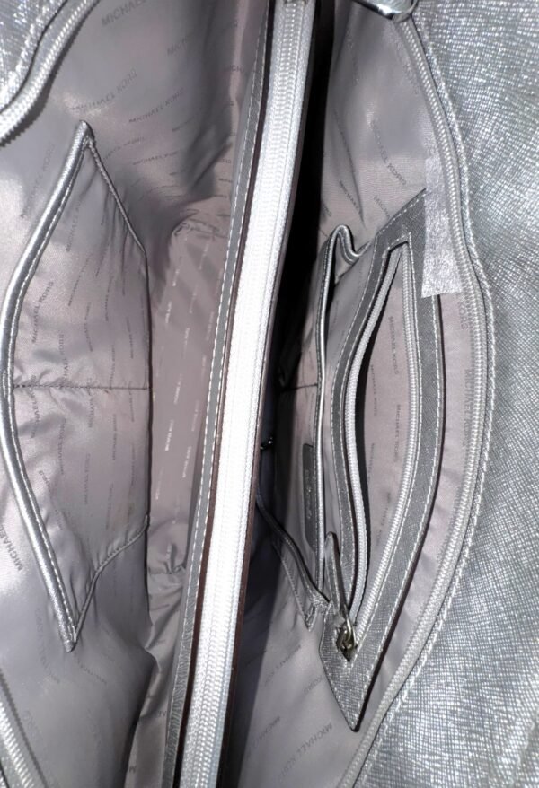 MICHEL KORS - JET SET TOTE SILVER - Image 5
